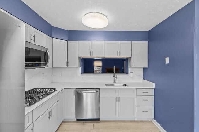 Building Photo - 5411 Castlestone Dr