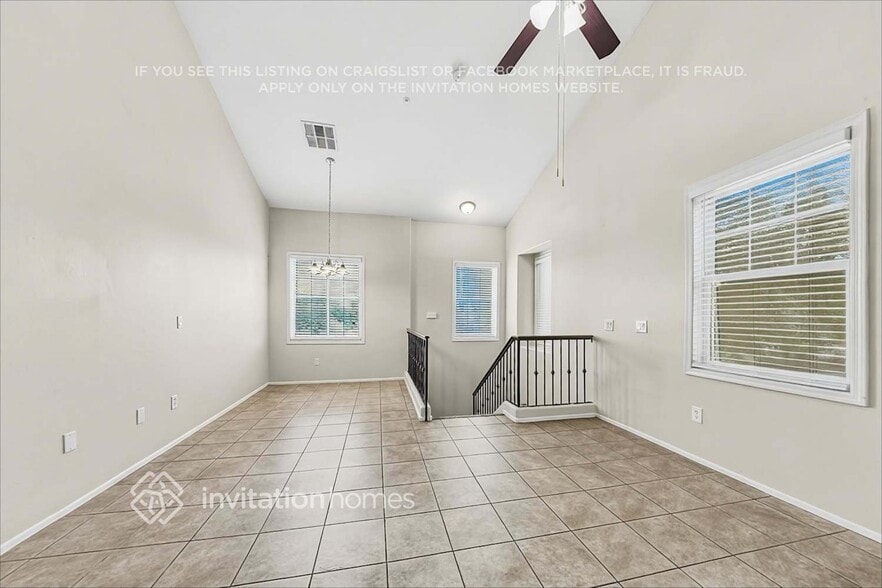 Building Photo - 4084 E Windsor Dr