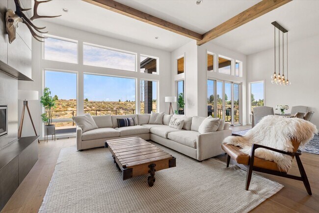 Building Photo - Tetherow Luxury 4 Bedroom Home
