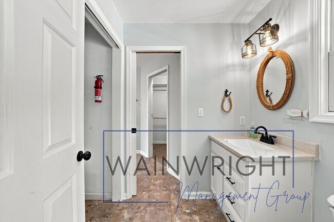 Building Photo - Lake Access Home Wirtz, VA