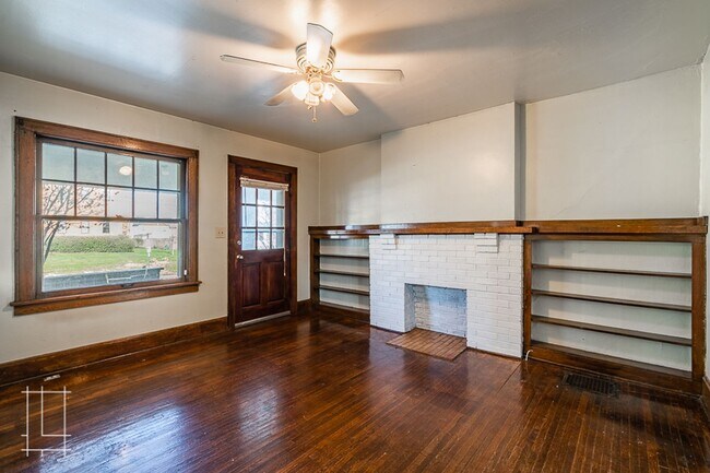 Building Photo - 1448 Summit St