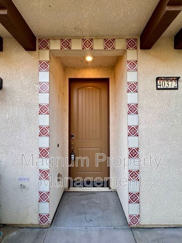 Building Photo - 40372 Calle Real