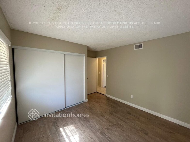 Building Photo - 12420 Falcon Ln