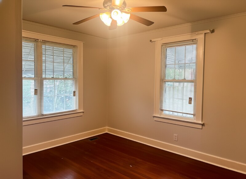 Building Photo - 715 E 58th St