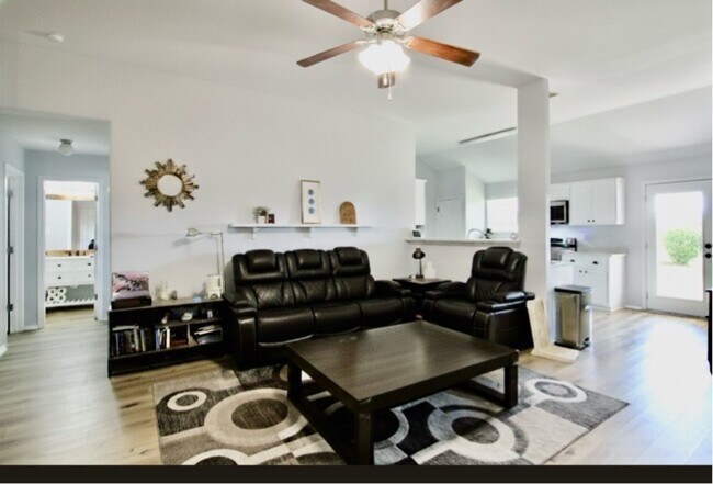 Building Photo - 632 Apple Cross Ct