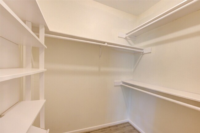 Building Photo - 5810 Boyce Springs Dr