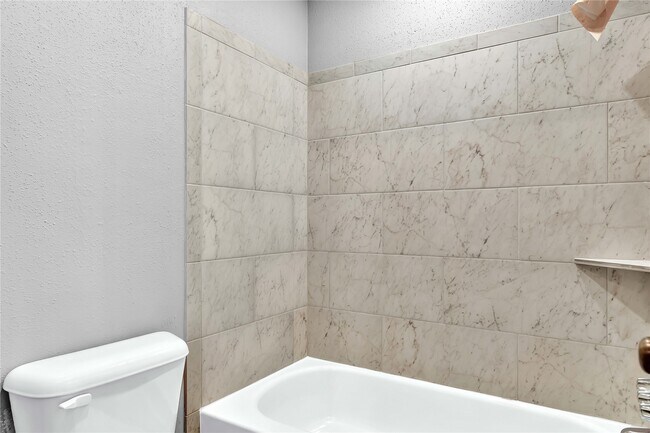 Building Photo - 7215 Dogwood Trail Dr