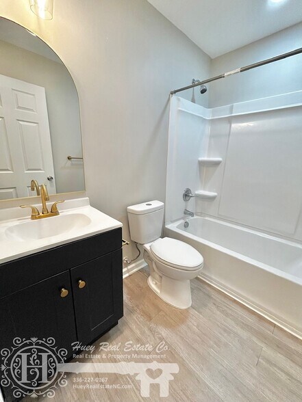 Building Photo - 407 Laurel Hill Dr