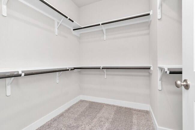 Building Photo - 21019 Bay Vlg Dr