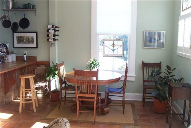 Living area left - 5940 Laurel St
