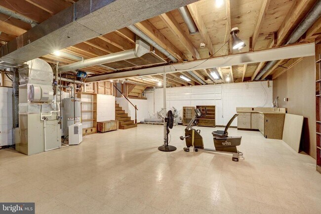 Building Photo - 615 Kearney Ct SW