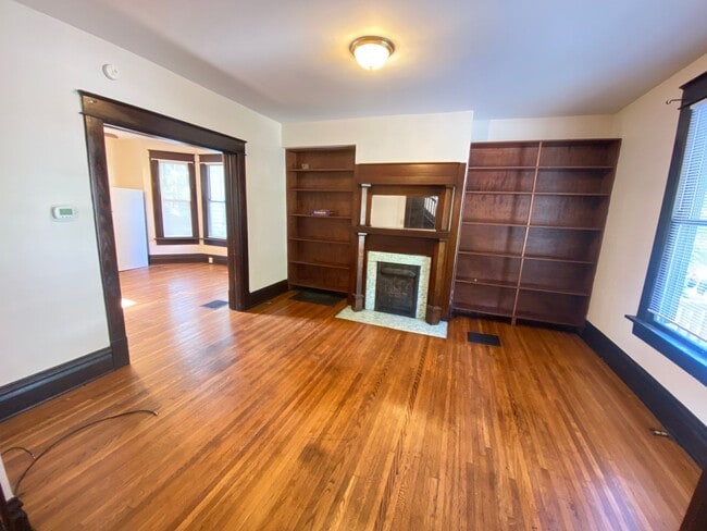 Building Photo - 2300 Indianola Ave