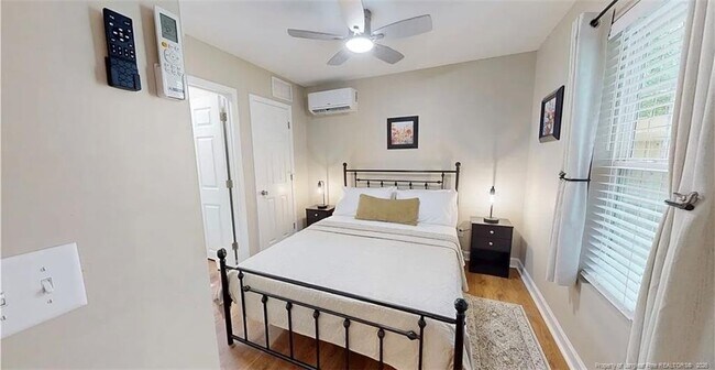 Building Photo - 2402 Rockwood Dr