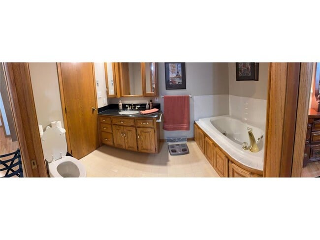 Building Photo - 12617 Old N Shore Dr