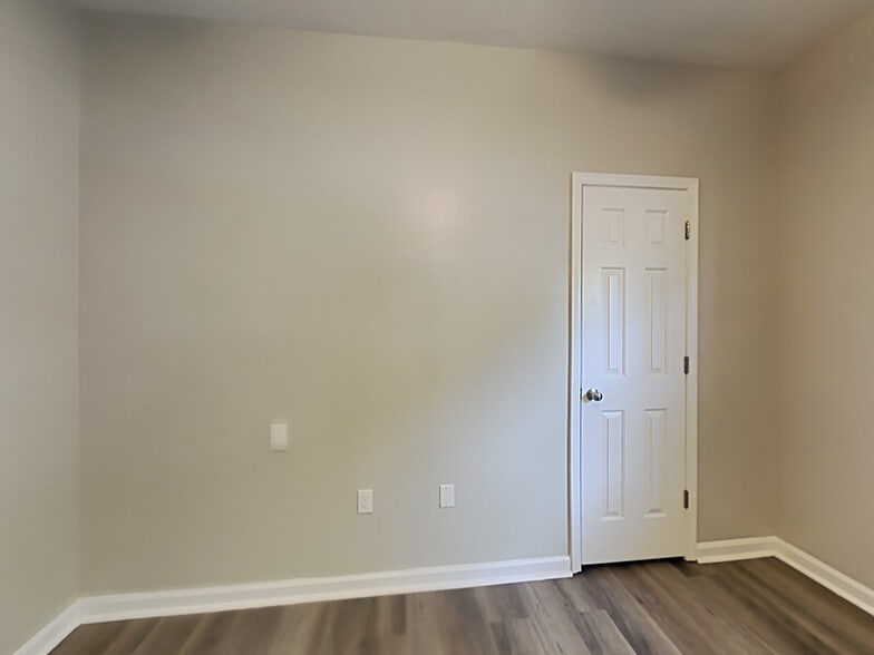 Building Photo - 255 Farrington Ave SE