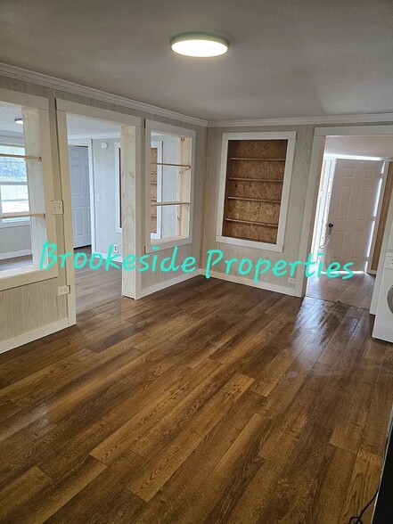 Living/Dining - 1326 E Hess Lake Dr