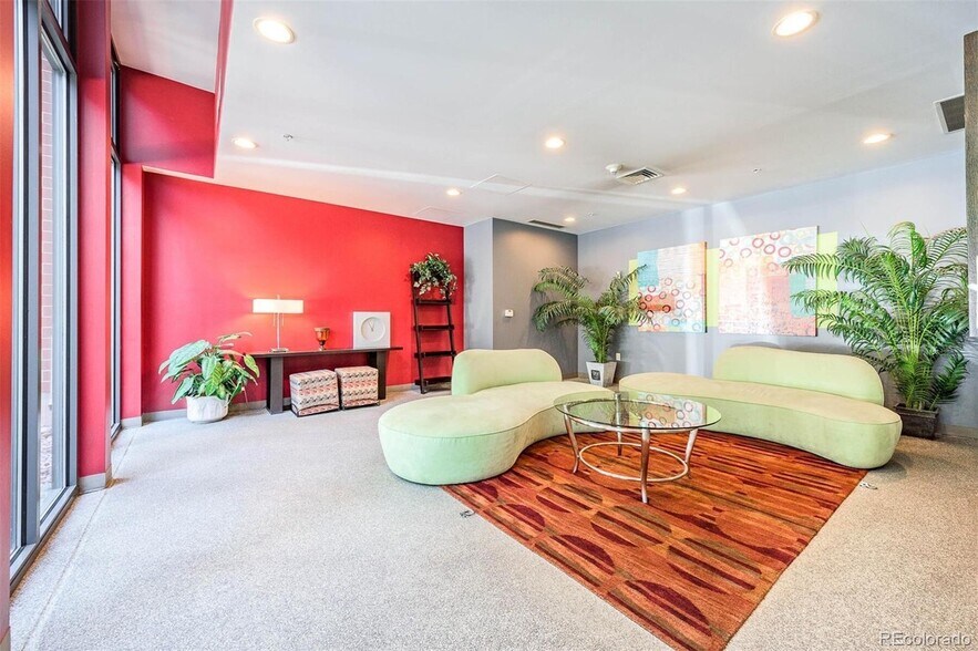 Building Photo - 3100 Huron St