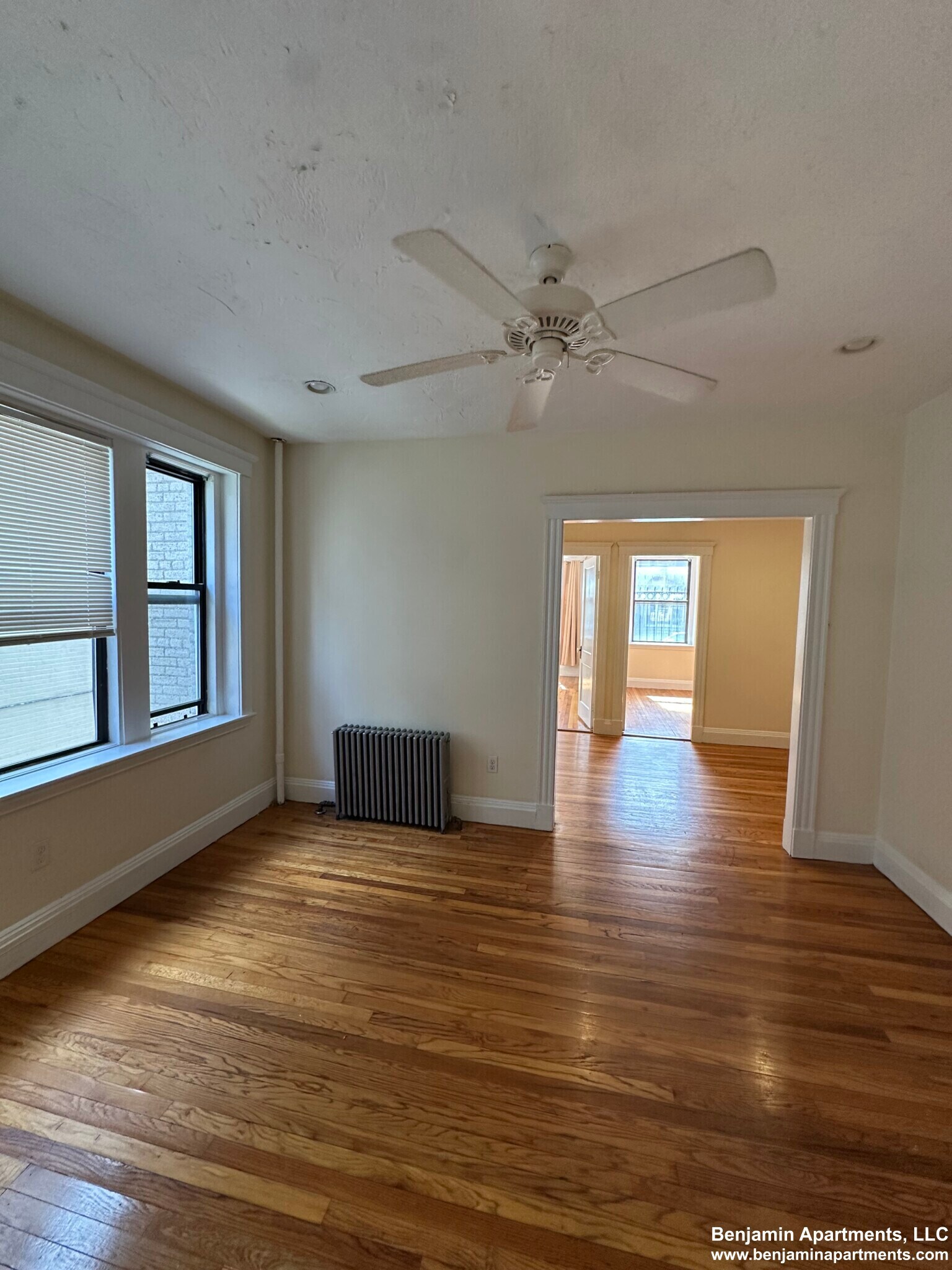 Building Photo - 239 Kelton St