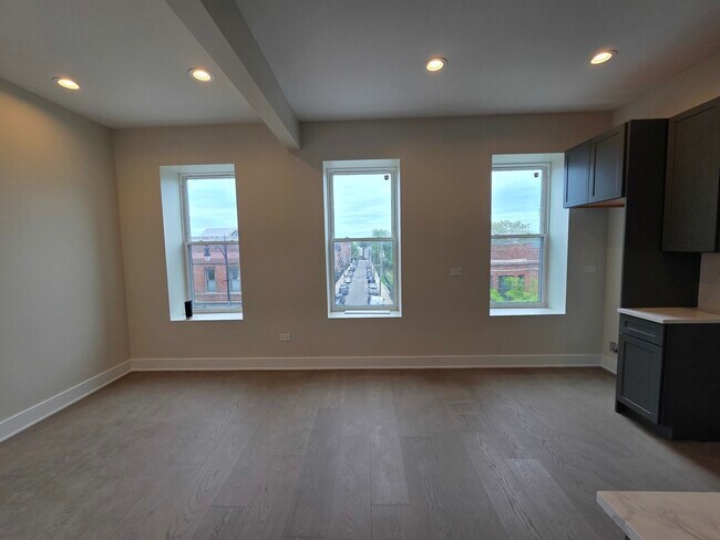 Building Photo - 3216 S Morgan St
