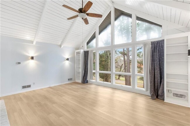 Building Photo - 264 Jones Dr