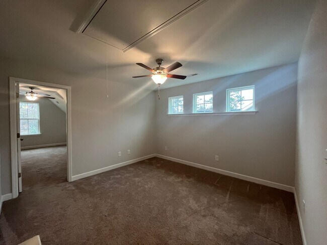 Building Photo - Breathtaking 4 Bedroom, 2 1/2 Bathroom House in Winston Salem, NC!