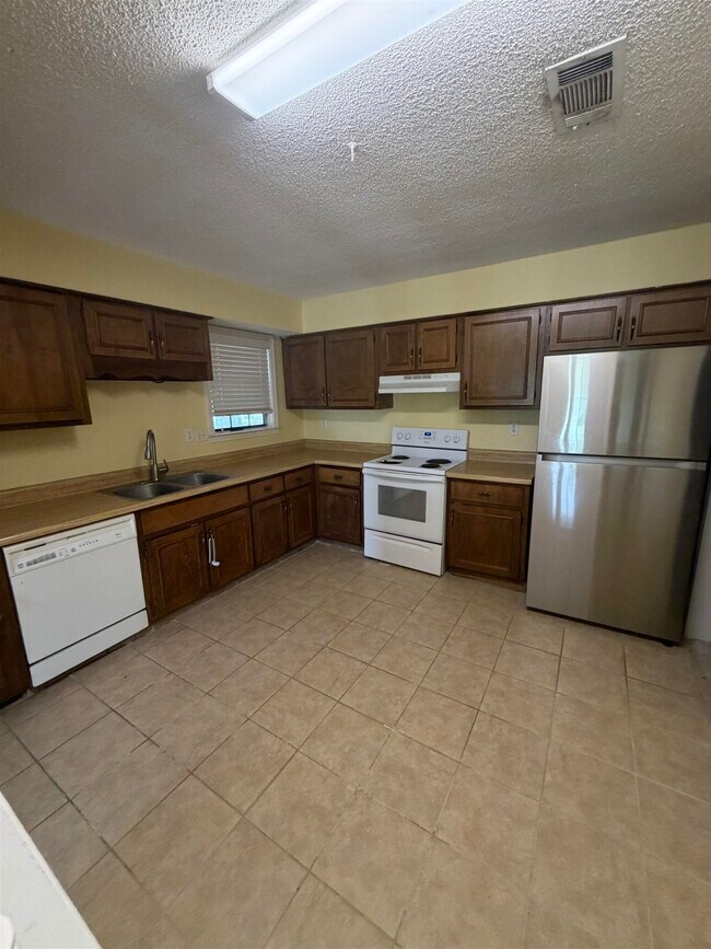 Building Photo - 4361 Bennett Wood Dr