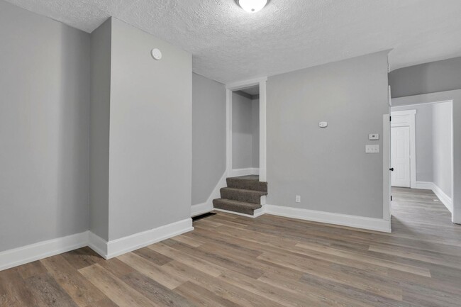Building Photo - 124-126-126 E Morrill Ave