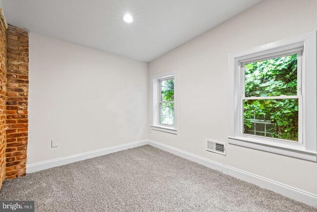 Building Photo - 2822 Frederick Ave