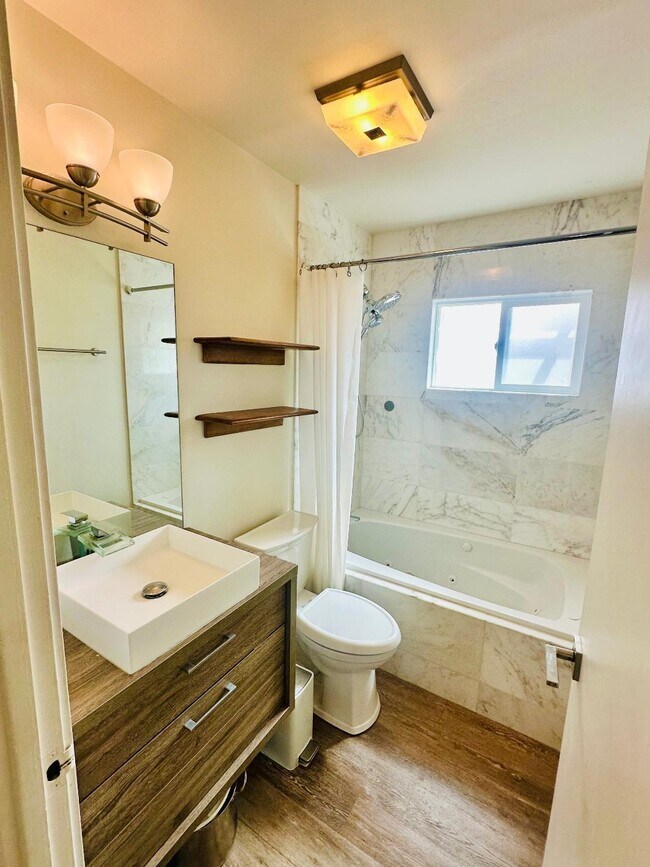 Building Photo - 73415 Shadow Mountain Dr