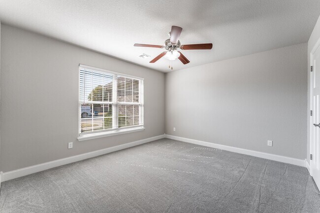 Building Photo - Spacious 4-Bedroom Home with Open Layout & Fenced Backyard in Pea Ridge