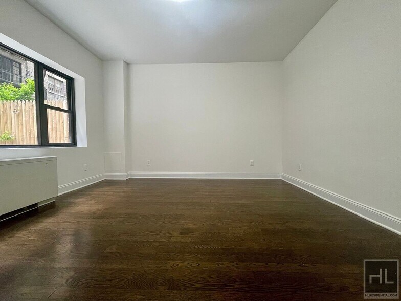 Building Photo - EAST 56 STREET