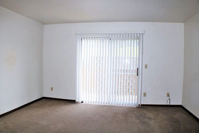 Building Photo - $1,250 | 2 Bedroom, 2.5 Bathroom House | P...