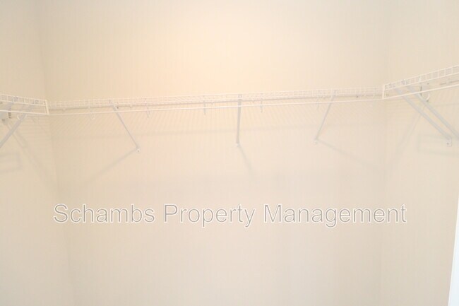 Building Photo - 360 Freestall Dr