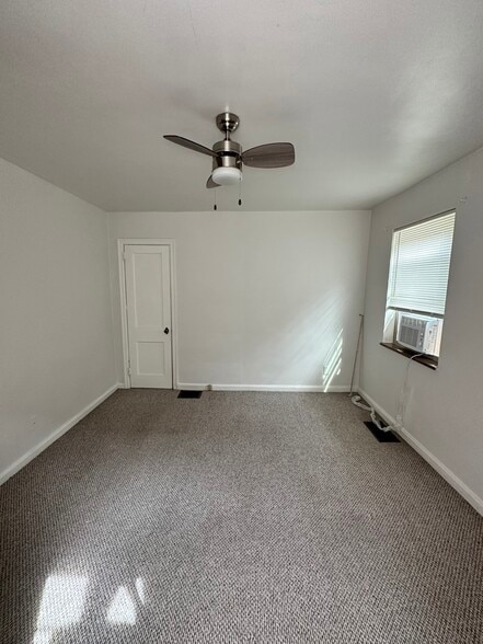 Building Photo - 2631 Bremont Ave
