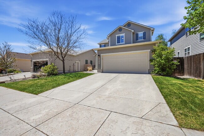 Building Photo - $2,640.95 with $300 off the first month's rent, 4 Beds - 3.5 Bath, Single Family Home in Colorado...