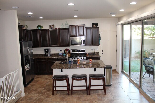 Building Photo - 3457 S Swan Dr