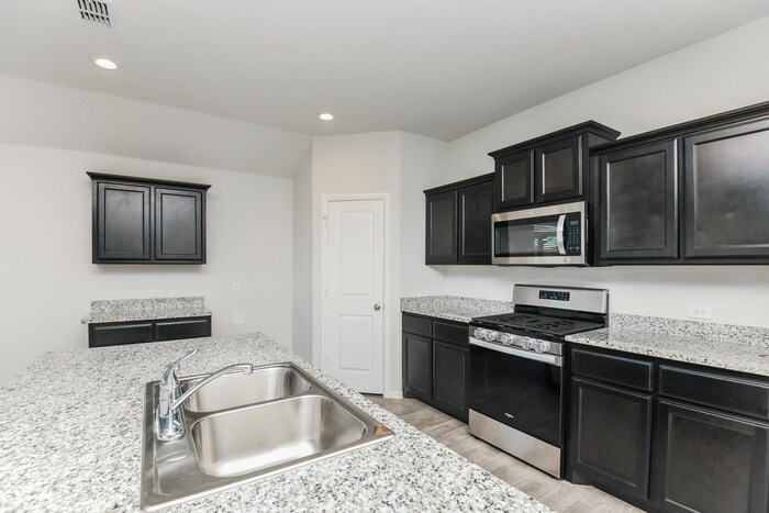 Building Photo - 9732 Walnut Cove Dr