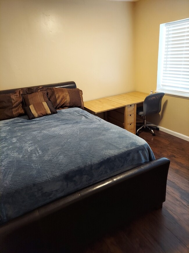 Building Photo - 1383 Sundown Ln