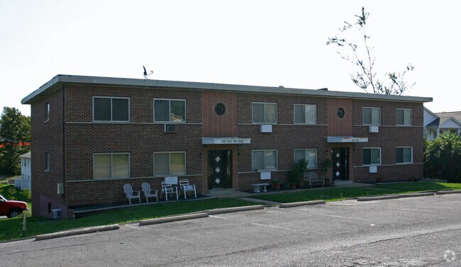 Building Photo - 218 Beverly St