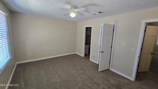 Building Photo - 933 Glastonbury Cir