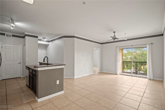 Building Photo - 11550 Villa Grand