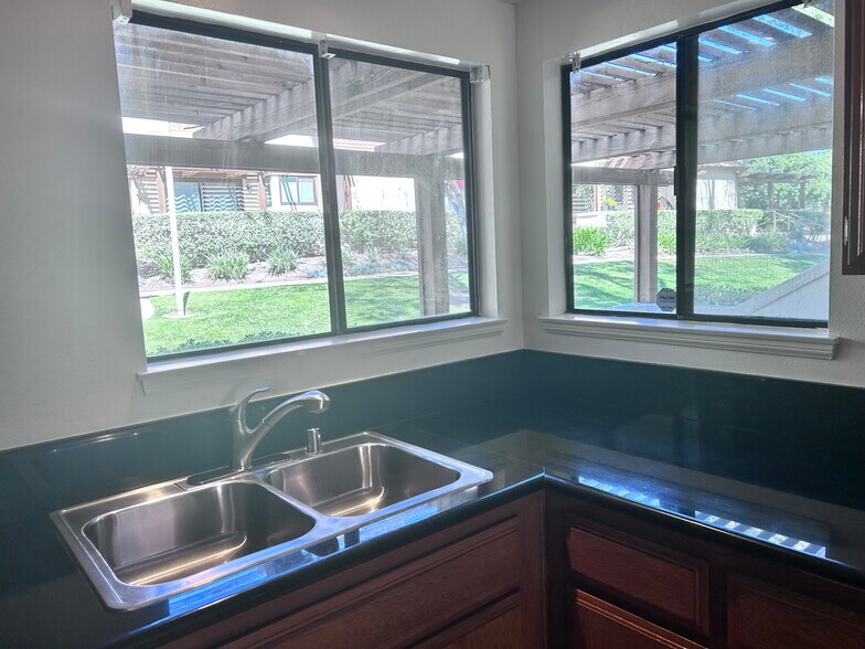 Building Photo - 781 Danville Dr