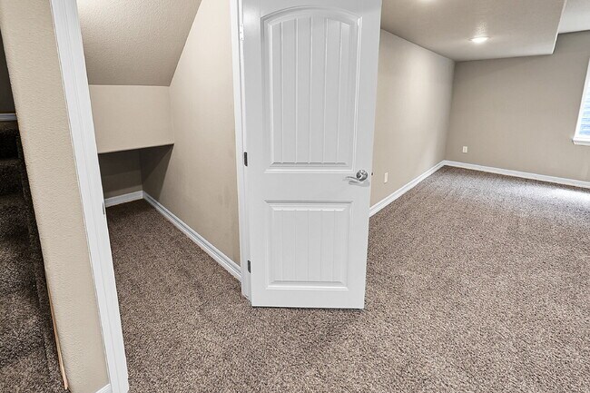 Building Photo - $2,550 - 4 Bed, 3 Bath Home in Colorado Sp...