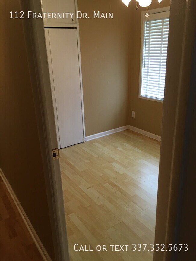 Building Photo - 112 Fraternity Dr