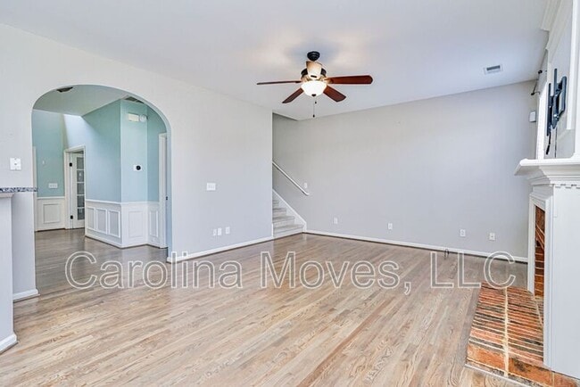 Building Photo - 317 Waterton Way