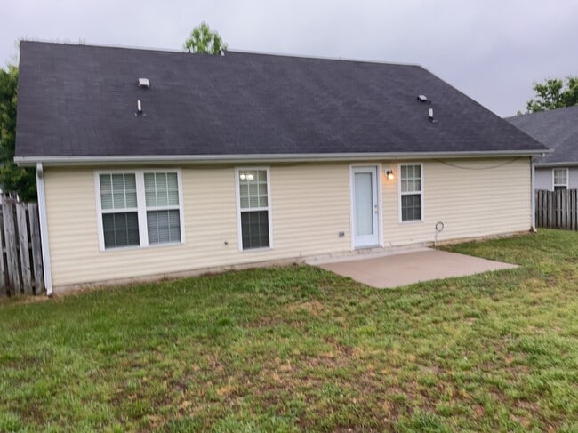 Building Photo - 1706 Hargrove Dr