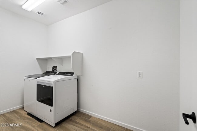 Building Photo - 3139 E Tina Dr