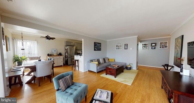 Building Photo - 31 Canterbury Square