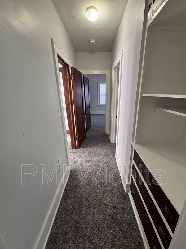 Building Photo - 341 N Grove Dr