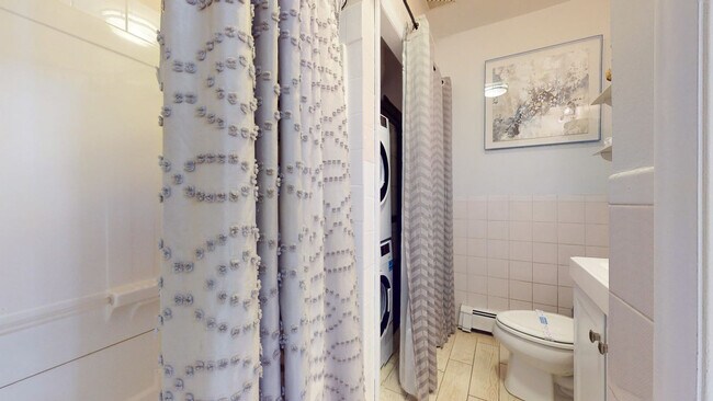 Building Photo - 1002 Tremont St